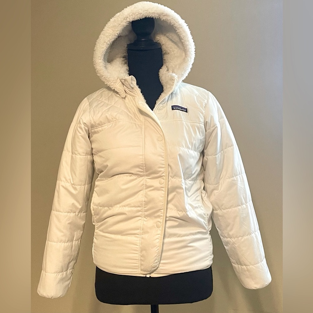 Patagonia White Reversible Girls Coat in Size Medium/10